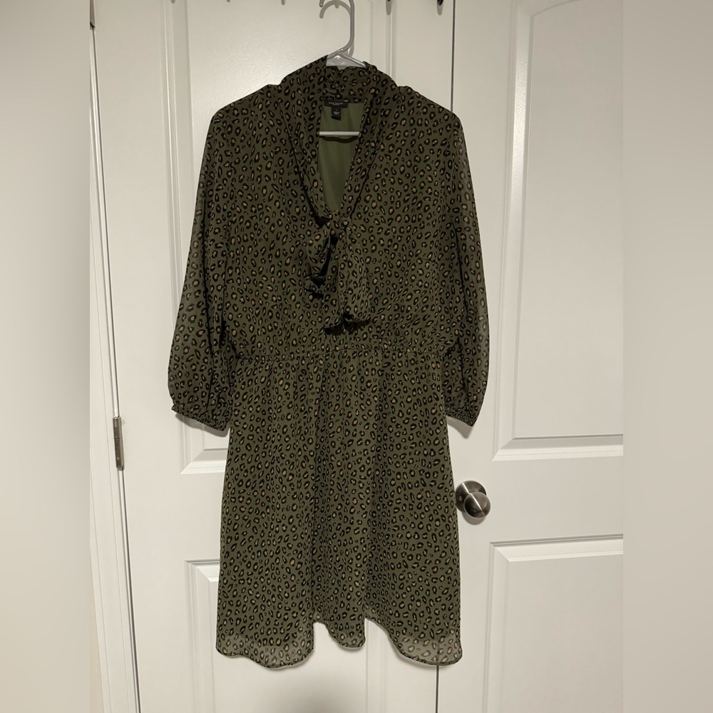 Ann Taylor leopard print olive green dress - L